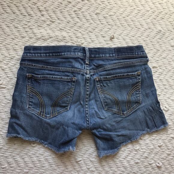 Hollister Cut Off Jean Shorts Size 3 - Picture 3 of 7